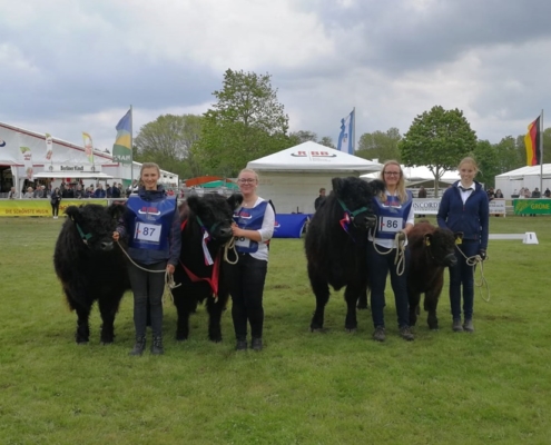 Das Team Tornow mit seinen erfolgreichen Tieren