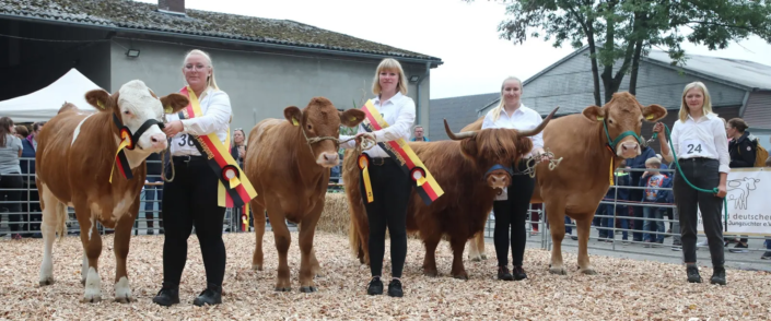 Siegerin 1a Sophia Tornow mit Ida P und Reservesiegerin Julia Dresemann mit Lotta