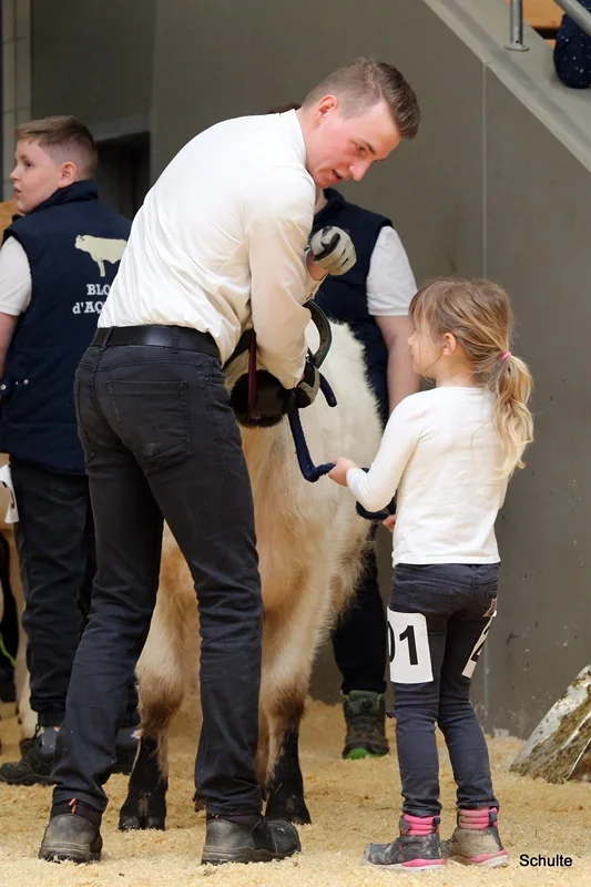 266 201 Ausser Konkurrenz Ronja Kams 5 Jahre Juju DE 07 712 21768 Wotan V. Maeusbachtal Jojo V. Germscheid (9) A