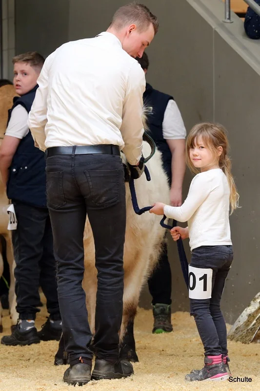 267 201 Ausser Konkurrenz Ronja Kams 5 Jahre Juju DE 07 712 21768 Wotan V. Maeusbachtal Jojo V. Germscheid (10) A