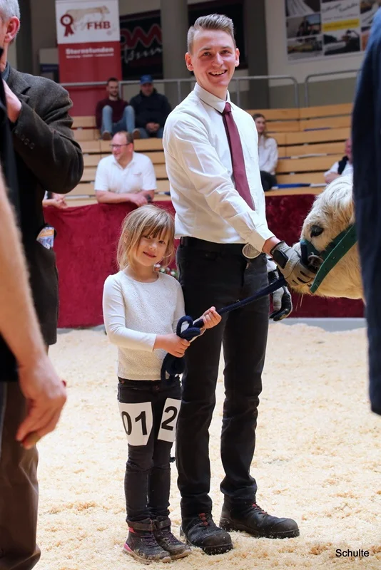282 201 Ausser Konkurrenz Ronja Kams 5 Jahre Juju DE 07 712 21768 Wotan V. Maeusbachtal Jojo V. Germscheid (12) A