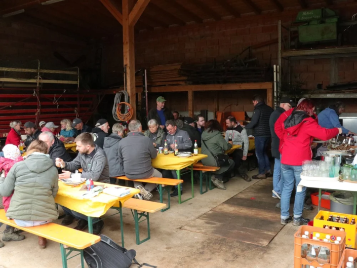 Bewirtung bei der Familie Ludwig Bewirtung bei der Familie Ludwig